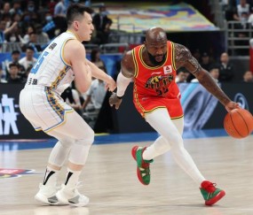 开云体育官网-琼斯已经完成告别演出？他的未来是否依旧在吉林